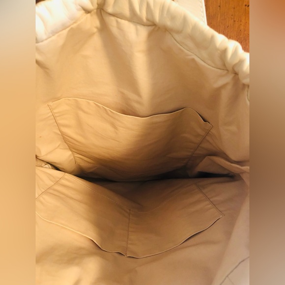 Bottega Veneta Leather Back Pack. Off white Color. Rare & unique. - Picture 6 of 9